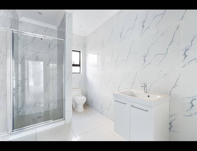 4 BEDROOM FREEHOLD FOR SALE IN BROADACRES
